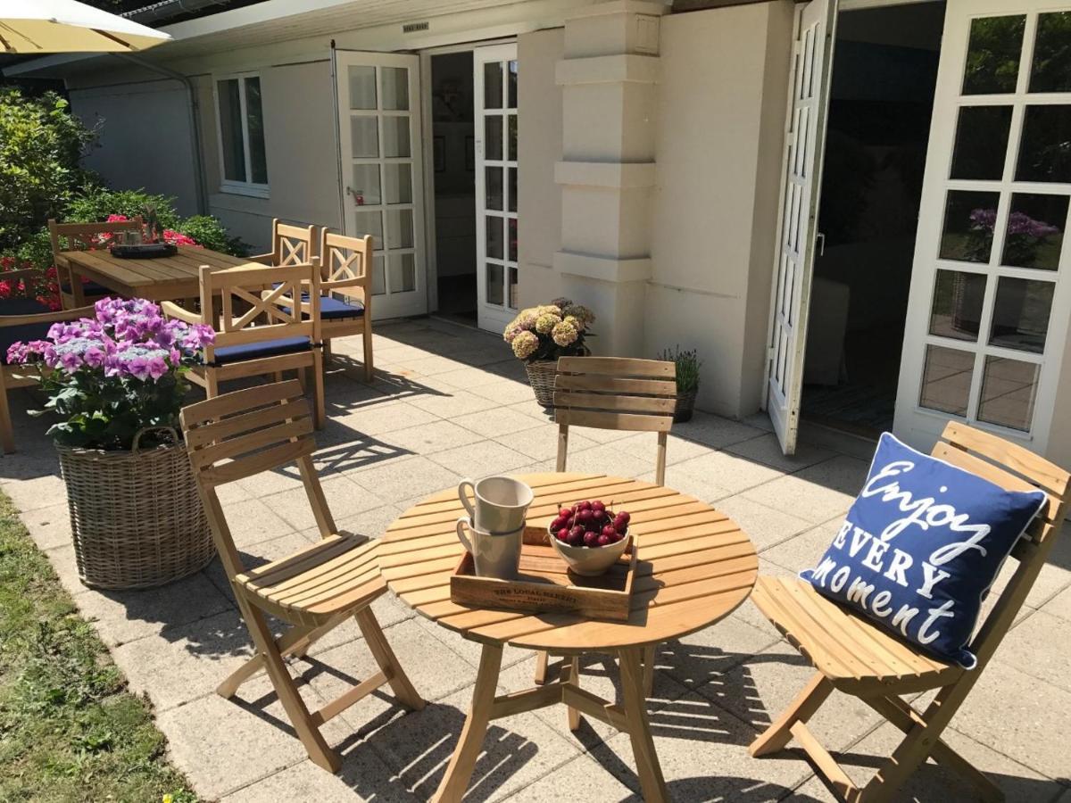 Trouville Bed & Breakfast Hornbaek Exterior photo