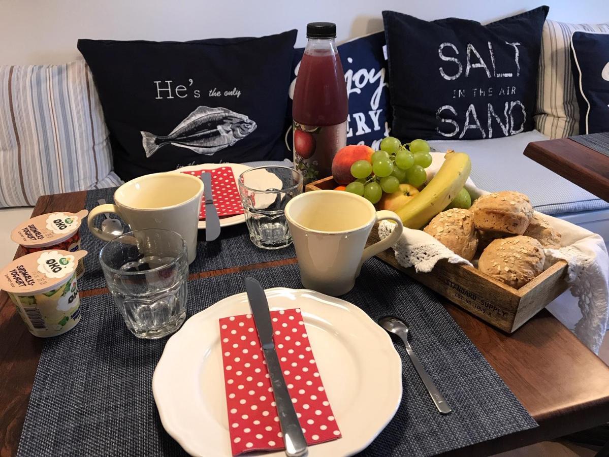 Trouville Bed & Breakfast Hornbaek Exterior photo