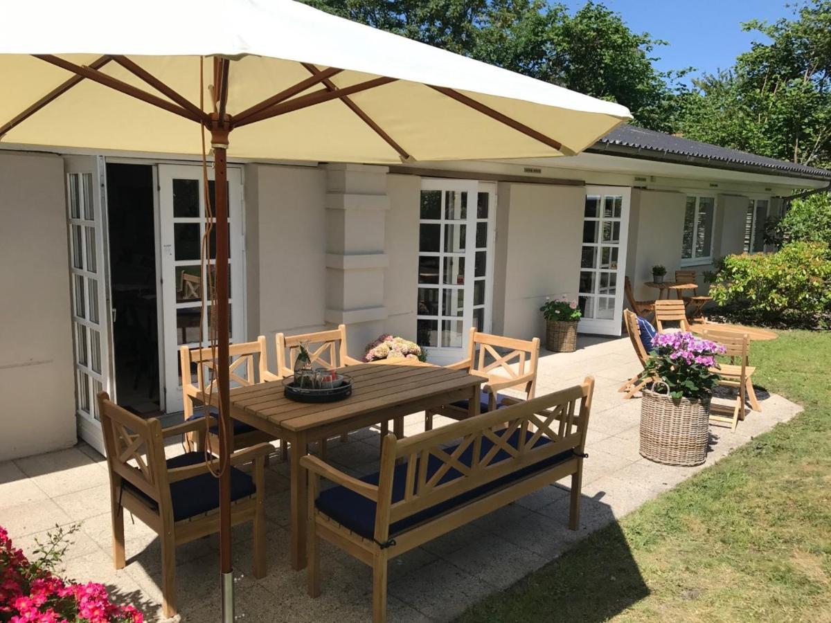 Trouville Bed & Breakfast Hornbaek Exterior photo